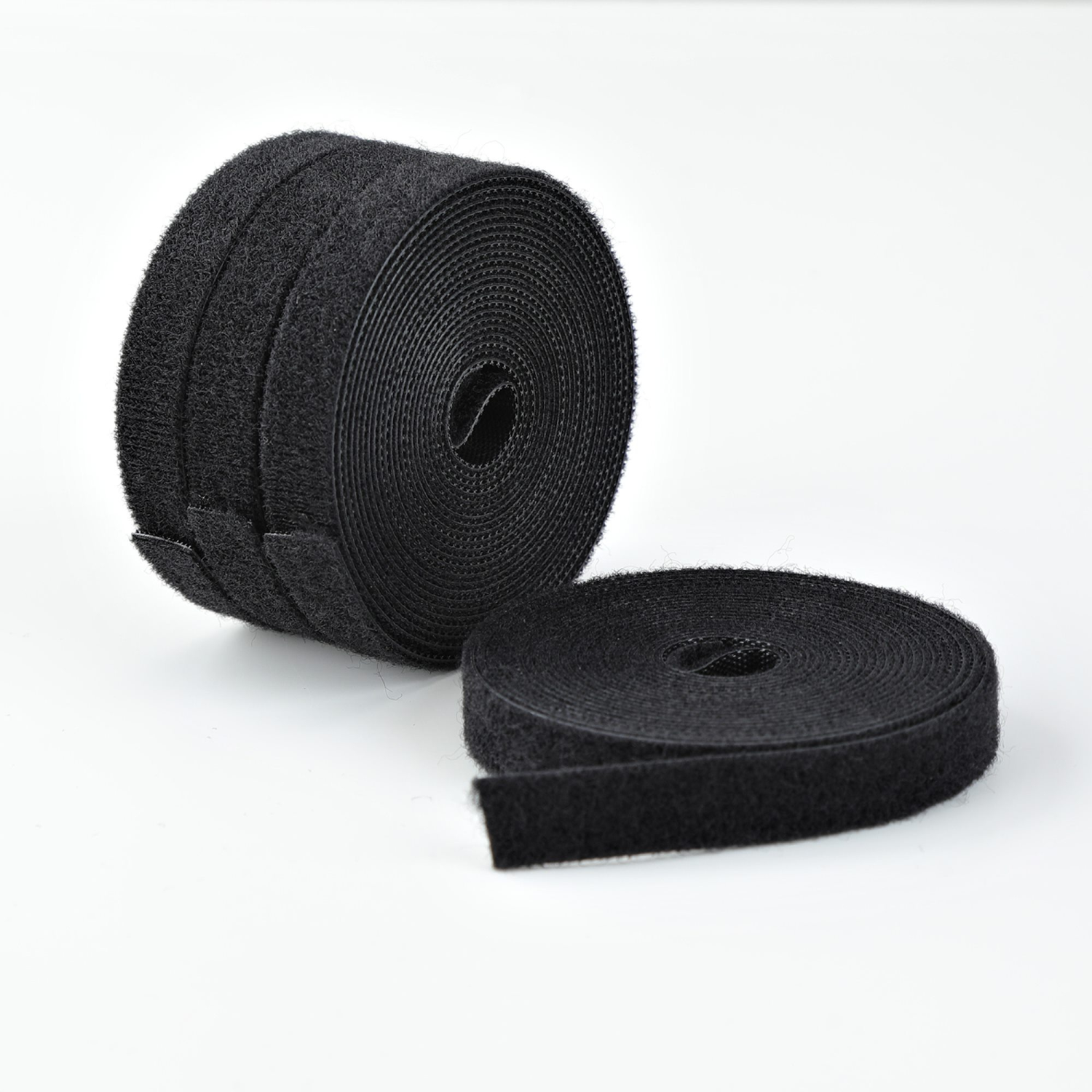 StarTech.com .com - Hook & loop fastener - 4.6 m - black (pack of 4)